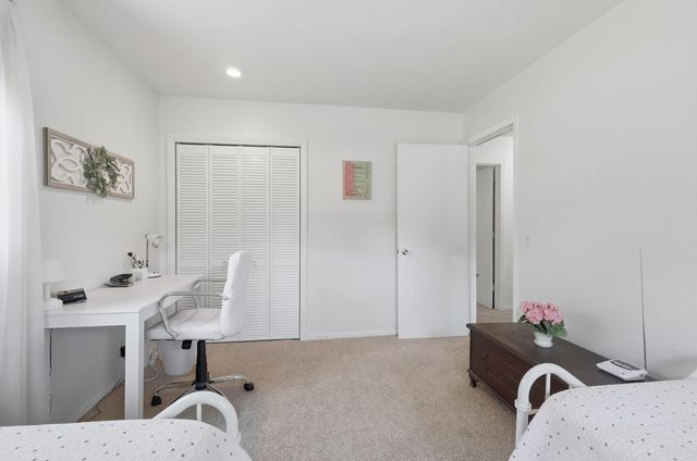 6406 Dodds Drive, Bettendorf, IA 52722