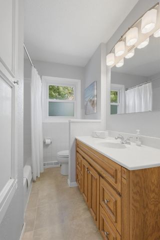 6406 Dodds Drive, Bettendorf, IA 52722