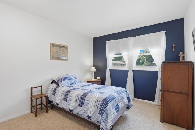6406 Dodds Drive, Bettendorf, IA 52722