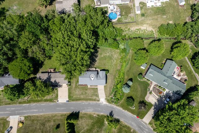 6406 Dodds Drive, Bettendorf, IA 52722