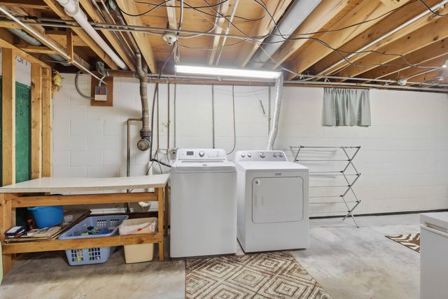 6406 Dodds Drive, Bettendorf, IA 52722