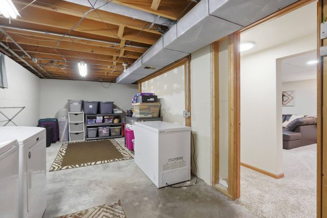 6406 Dodds Drive, Bettendorf, IA 52722