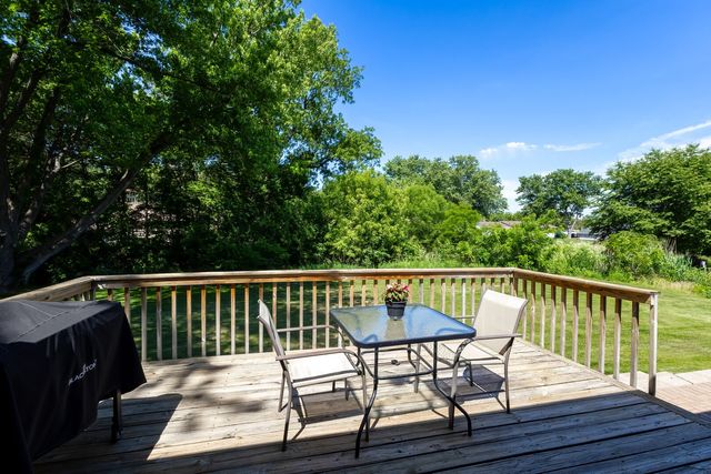 6406 Dodds Drive, Bettendorf, IA 52722