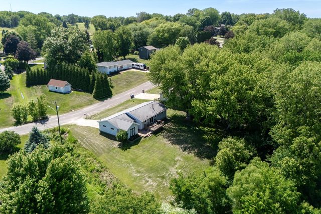 6406 Dodds Drive, Bettendorf, IA 52722