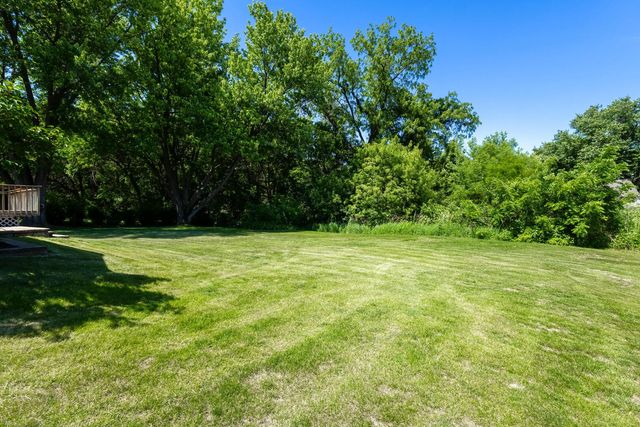 6406 Dodds Drive, Bettendorf, IA 52722