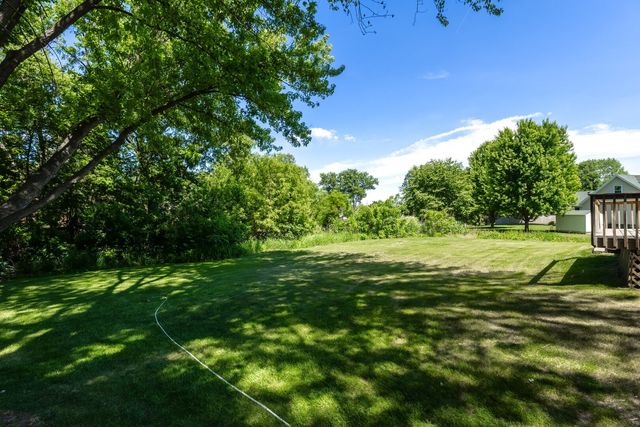 6406 Dodds Drive, Bettendorf, IA 52722