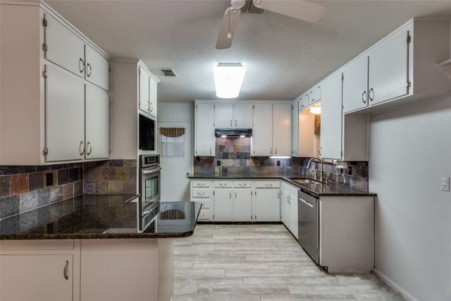 1422 Phillips Street, Cleburne, TX 76033