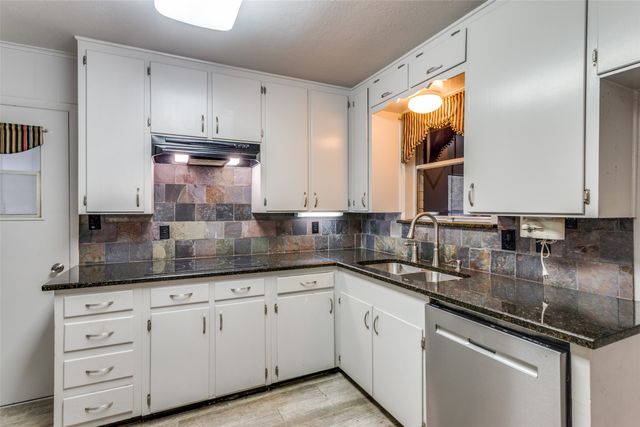 1422 Phillips Street, Cleburne, TX 76033