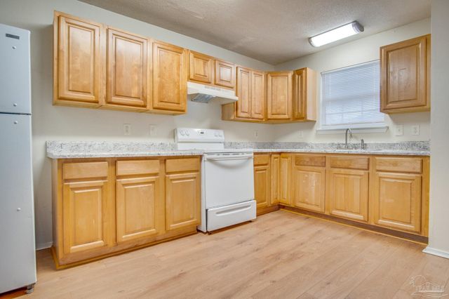 1880 Godfrey St, Pensacola, FL 32501