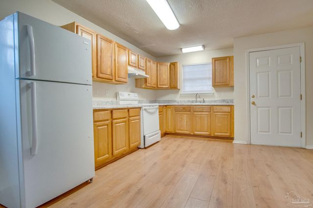 1880 Godfrey St, Pensacola, FL 32501