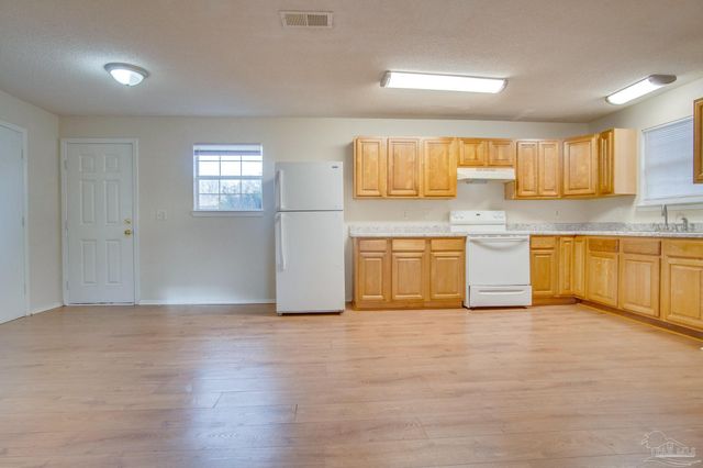 1880 Godfrey St, Pensacola, FL 32501