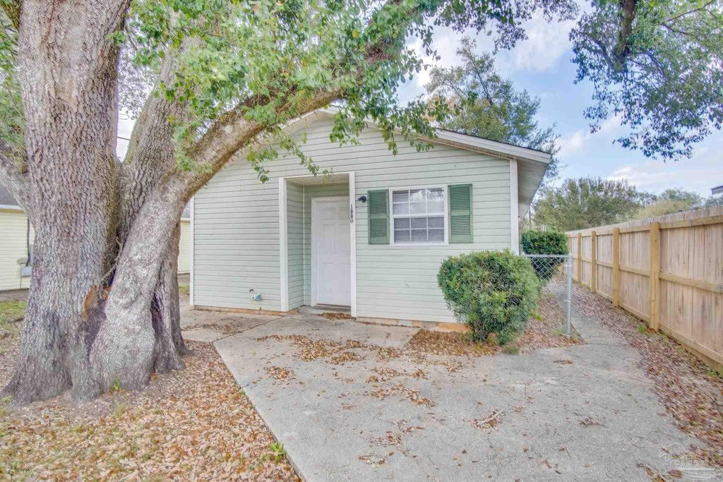 1880 Godfrey St, Pensacola, FL 32501