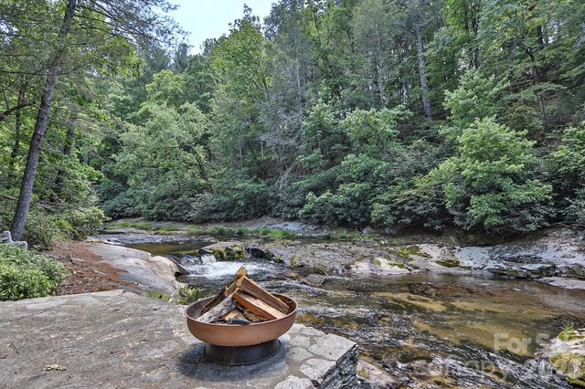 408 Stone River Drive, Traphill, NC 28685