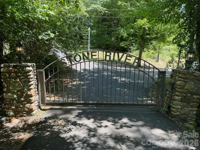 408 Stone River Drive, Traphill, NC 28685