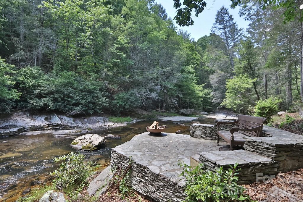 408 Stone River Drive, Traphill, NC 28685