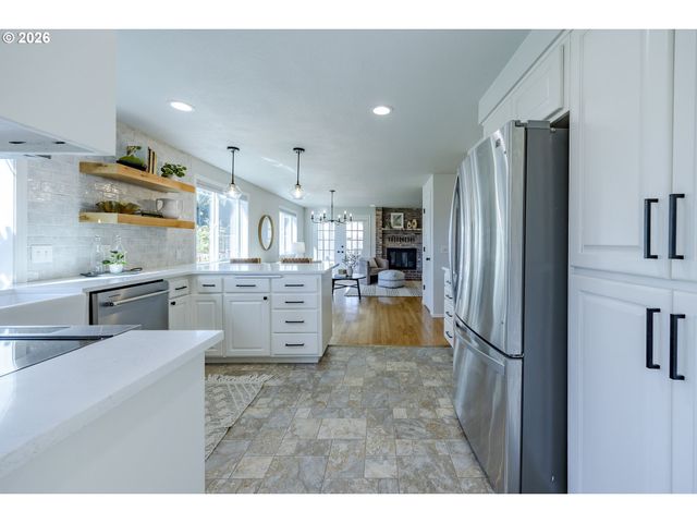 2536 15TH St, Springfield, OR 97477