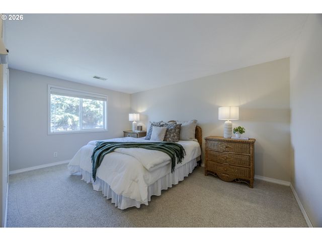 2536 15TH St, Springfield, OR 97477