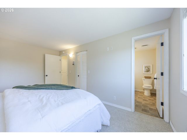 2536 15TH St, Springfield, OR 97477