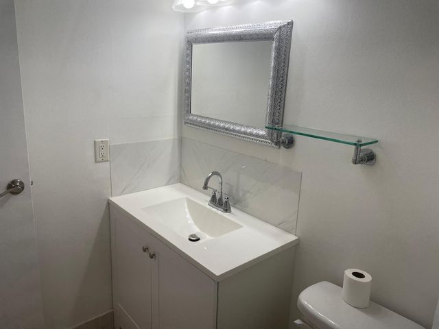 2851 Somerset Drive 111, Oakland Park, FL 33311