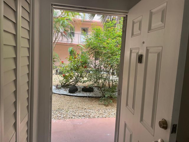 2851 Somerset Drive 111, Oakland Park, FL 33311