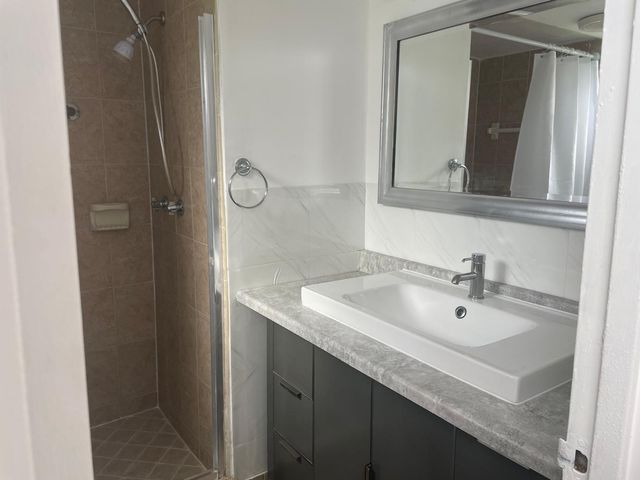2851 Somerset Drive 111, Oakland Park, FL 33311