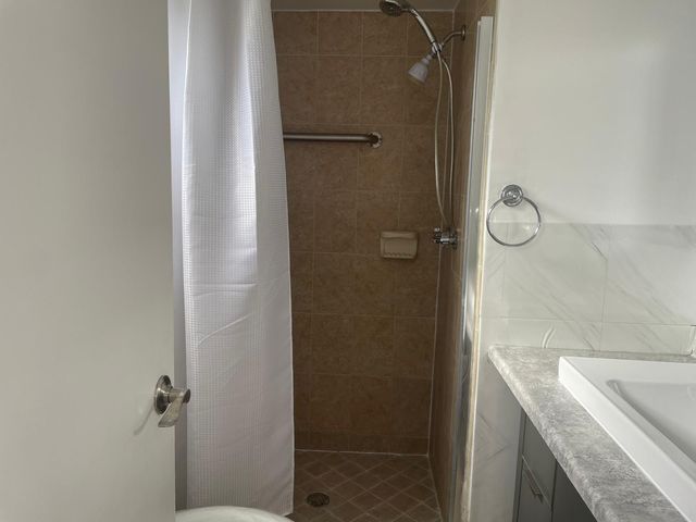2851 Somerset Drive 111, Oakland Park, FL 33311