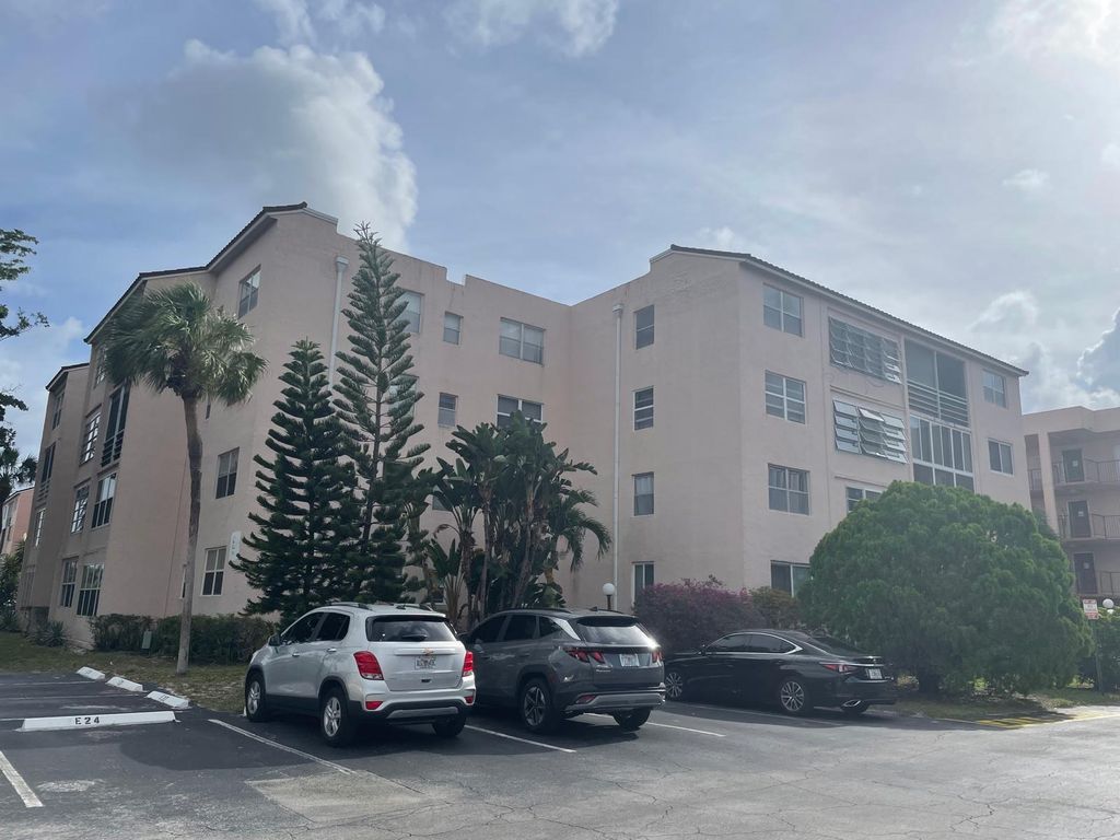 2851 Somerset Drive 111, Oakland Park, FL 33311