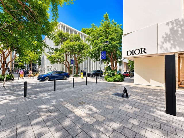 250 NW 51st St, Miami, FL 33127