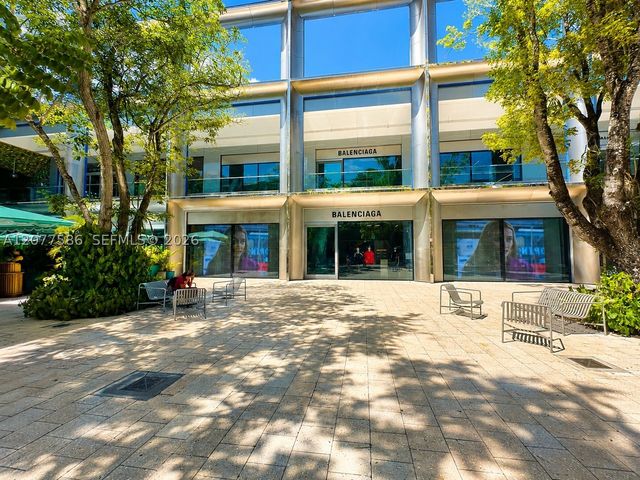250 NW 51st St, Miami, FL 33127
