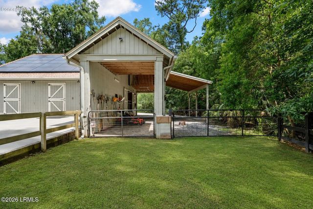 3 Pine Hill Court, Bluffton, SC 29910