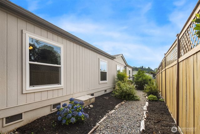 15400 SE 155th Place #28, Renton, WA 98058