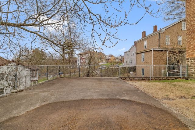 2757-2759 Churchview Ave, Carrick, PA 15227