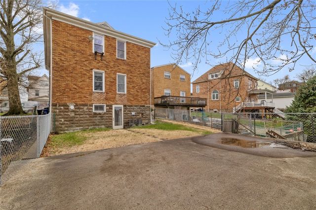 2757-2759 Churchview Ave, Carrick, PA 15227