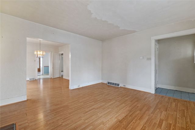 2757-2759 Churchview Ave, Carrick, PA 15227