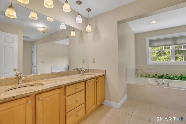 95 Higgins Road, Cheshire, CT 06410