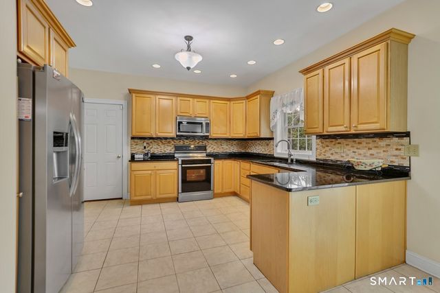 95 Higgins Road, Cheshire, CT 06410