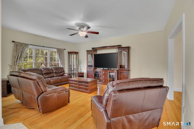 95 Higgins Road, Cheshire, CT 06410