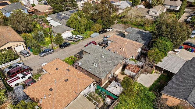 903 Jones Ct, Pinole, CA 94564