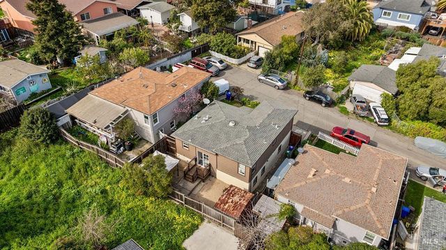 903 Jones Ct, Pinole, CA 94564