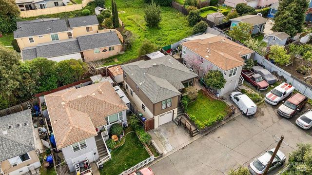 903 Jones Ct, Pinole, CA 94564