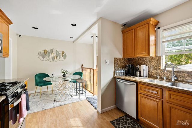903 Jones Ct, Pinole, CA 94564