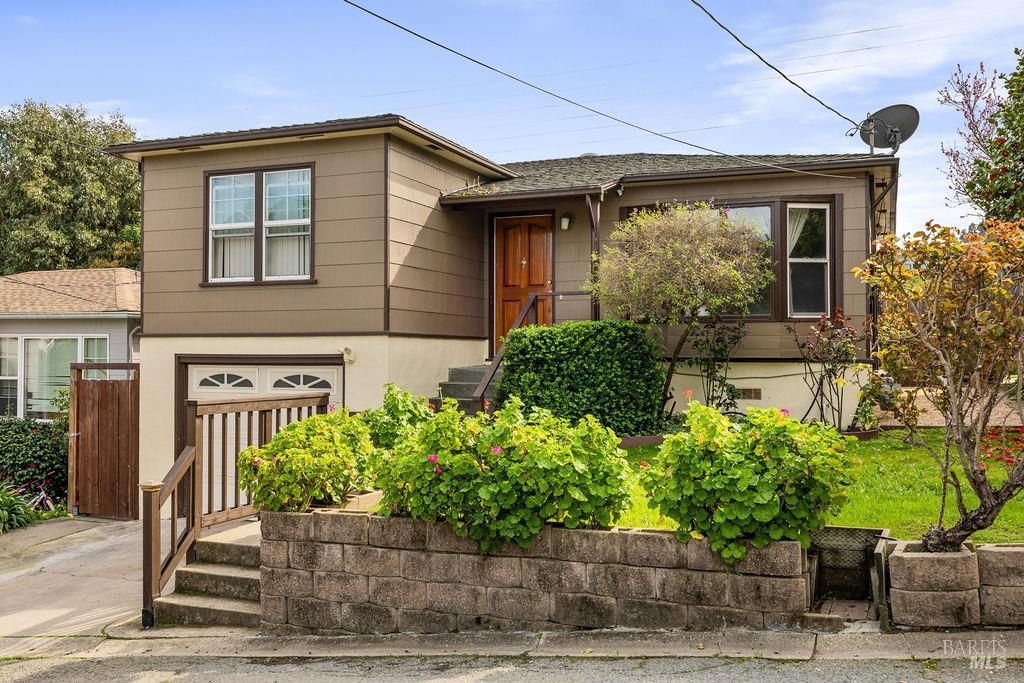 903 Jones Ct, Pinole, CA 94564