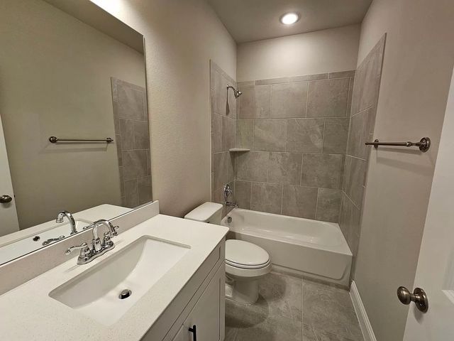 549 Hutchinson Lane, Lewisville, TX 75077