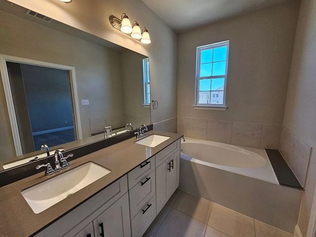 549 Hutchinson Lane, Lewisville, TX 75077