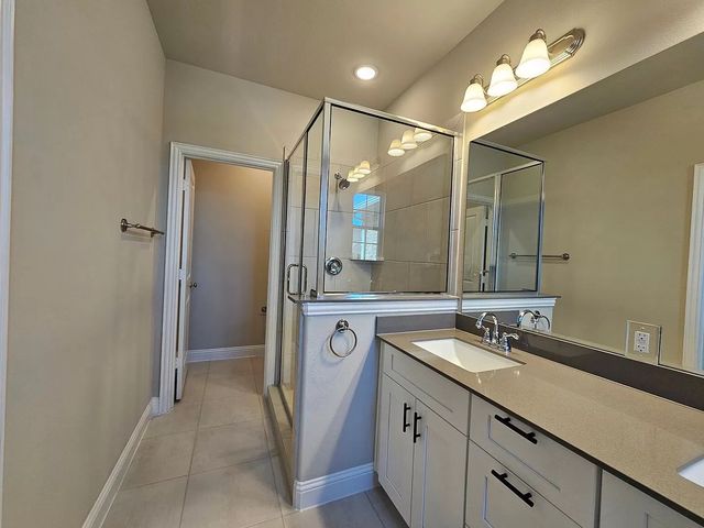 549 Hutchinson Lane, Lewisville, TX 75077