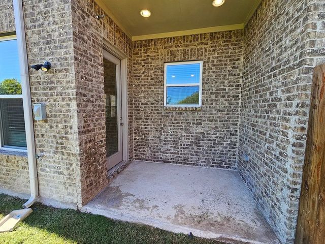 549 Hutchinson Lane, Lewisville, TX 75077