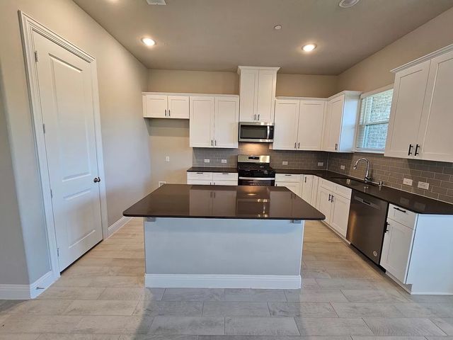 549 Hutchinson Lane, Lewisville, TX 75077