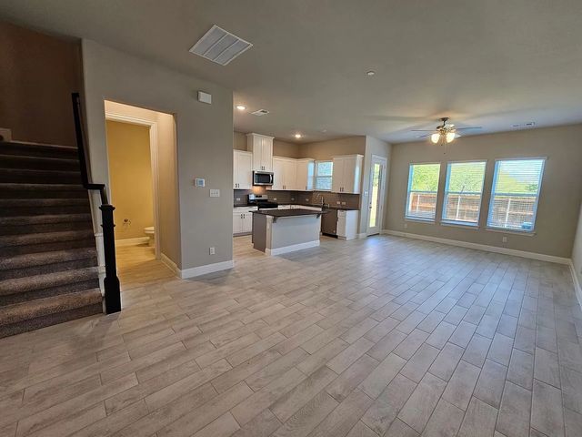 549 Hutchinson Lane, Lewisville, TX 75077