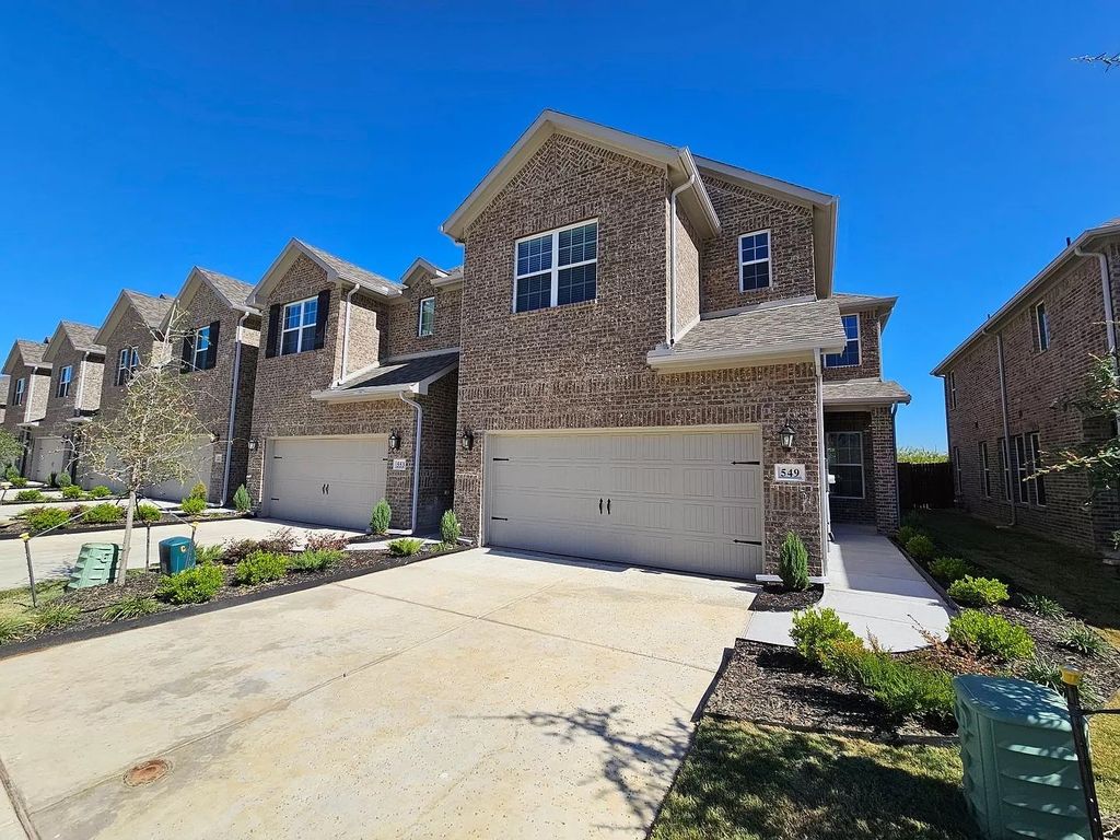 549 Hutchinson Lane, Lewisville, TX 75077
