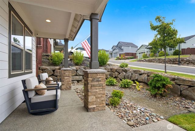 618 E Tanoak Avenue, La Center, WA 98629
